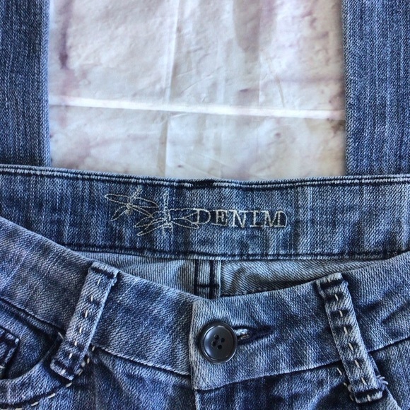 Women’s Low Rise boot cut Jeans - Picture 8 of 9